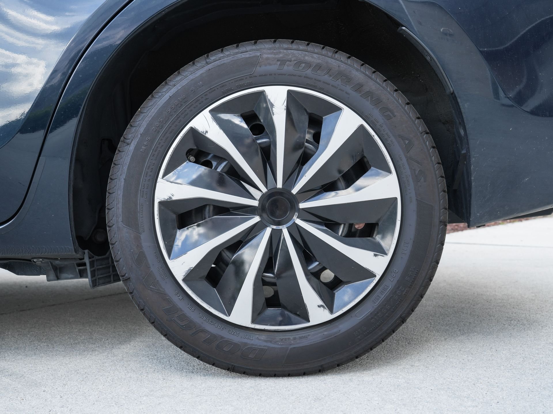 Used 2019 Blue Toyota LE image 14