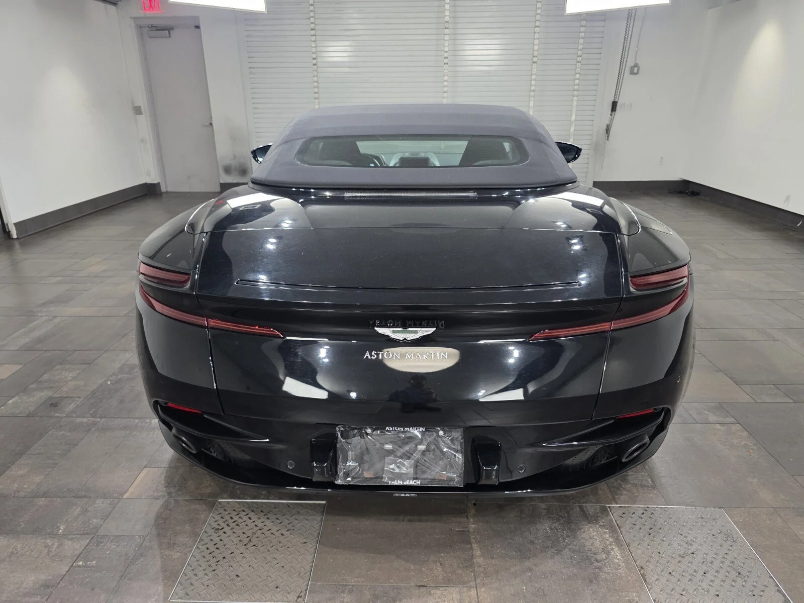 Used 2019 Jet Black Aston Martin Volante image 24
