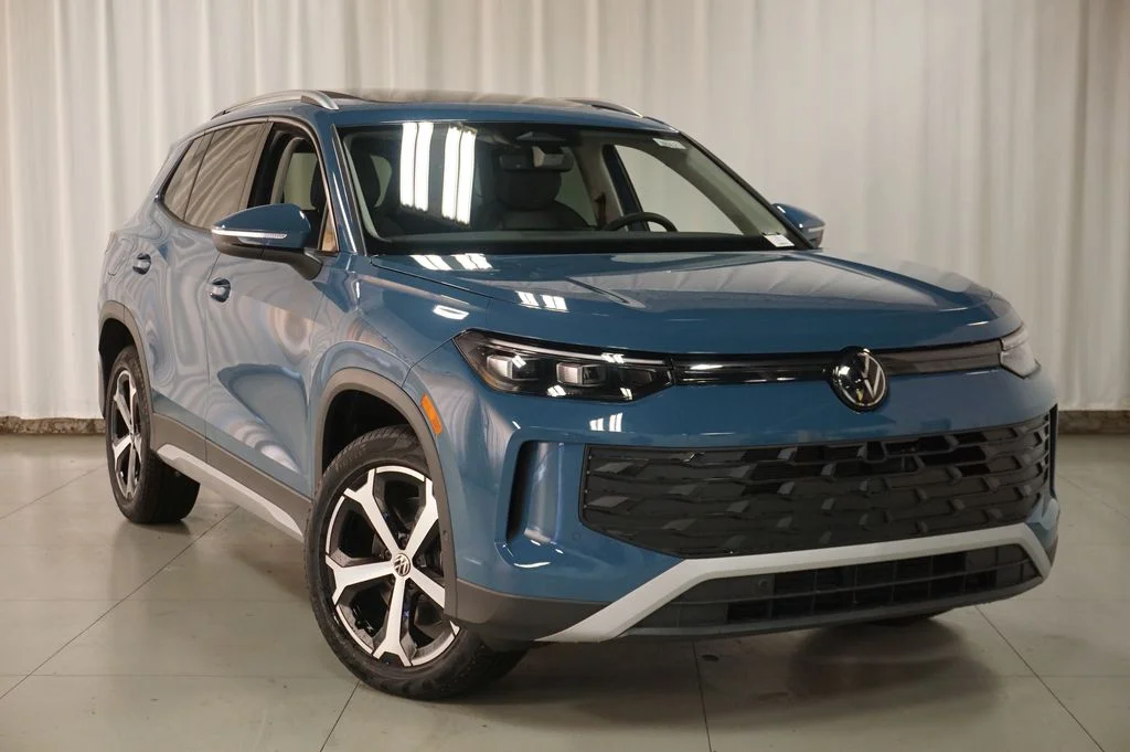 New 2026 Blue Volkswagen 2.0T SE image 2
