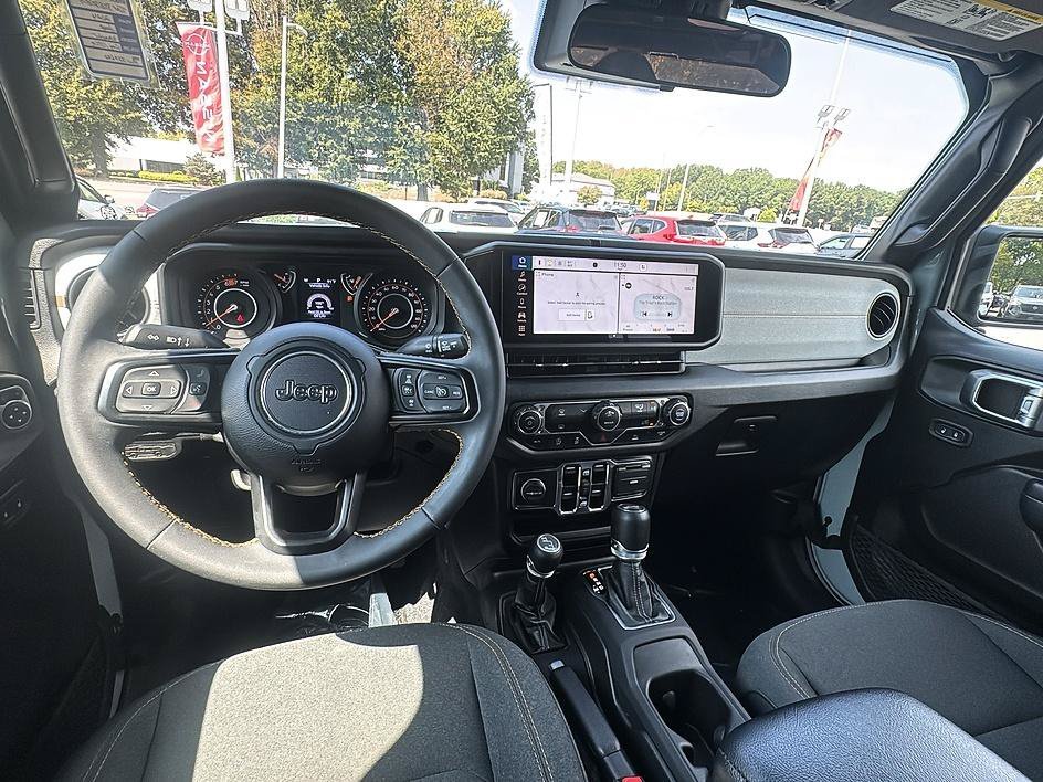 Used 2024 Earl Clearcoat Jeep Sport S image 37