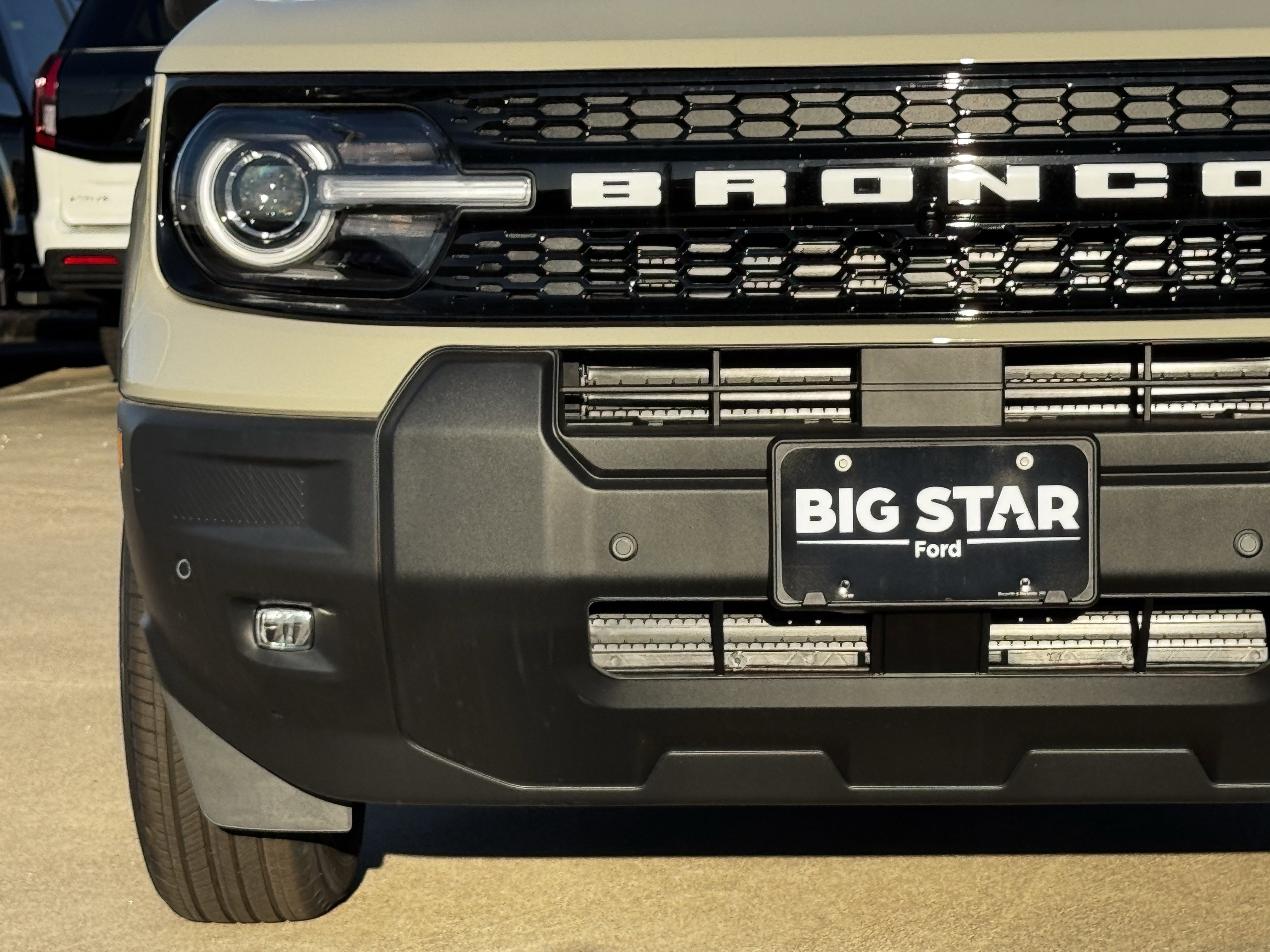New 2025 Desert Sand Ford Outer Banks image 6