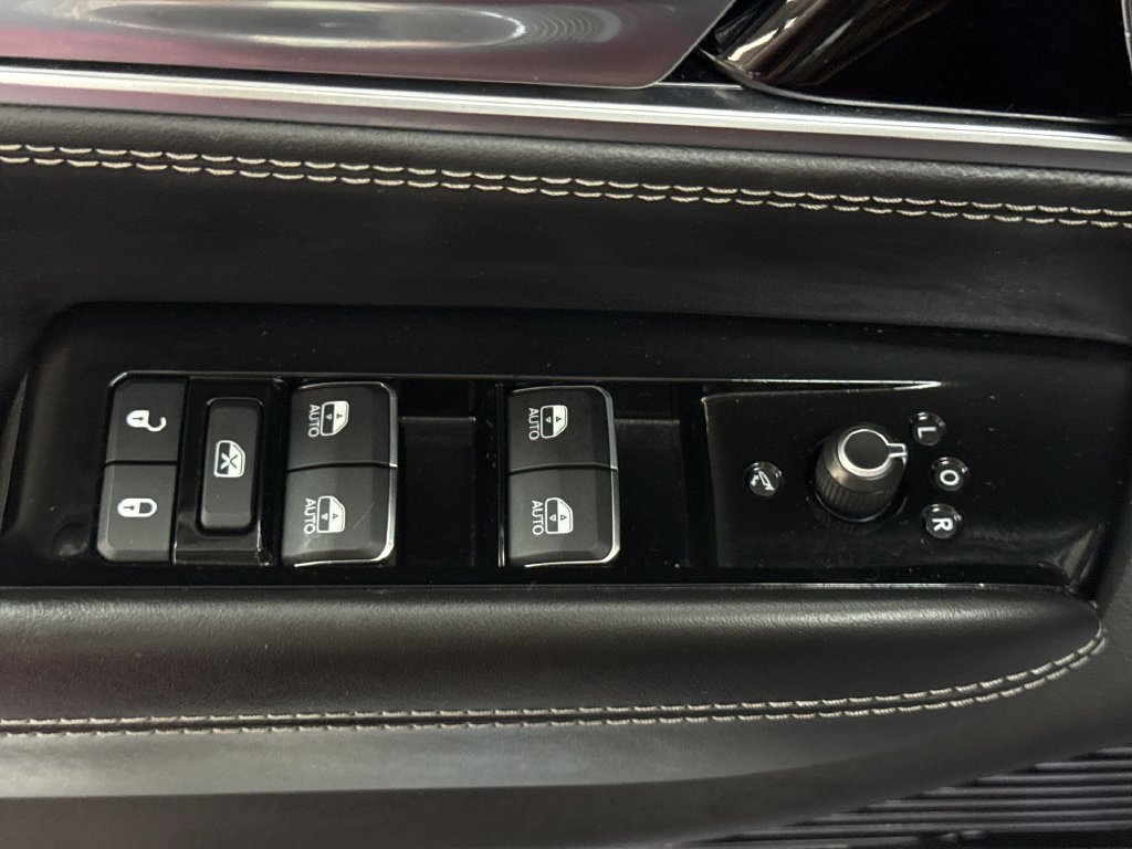Used 2022 Velvet Jeep Series II image 15