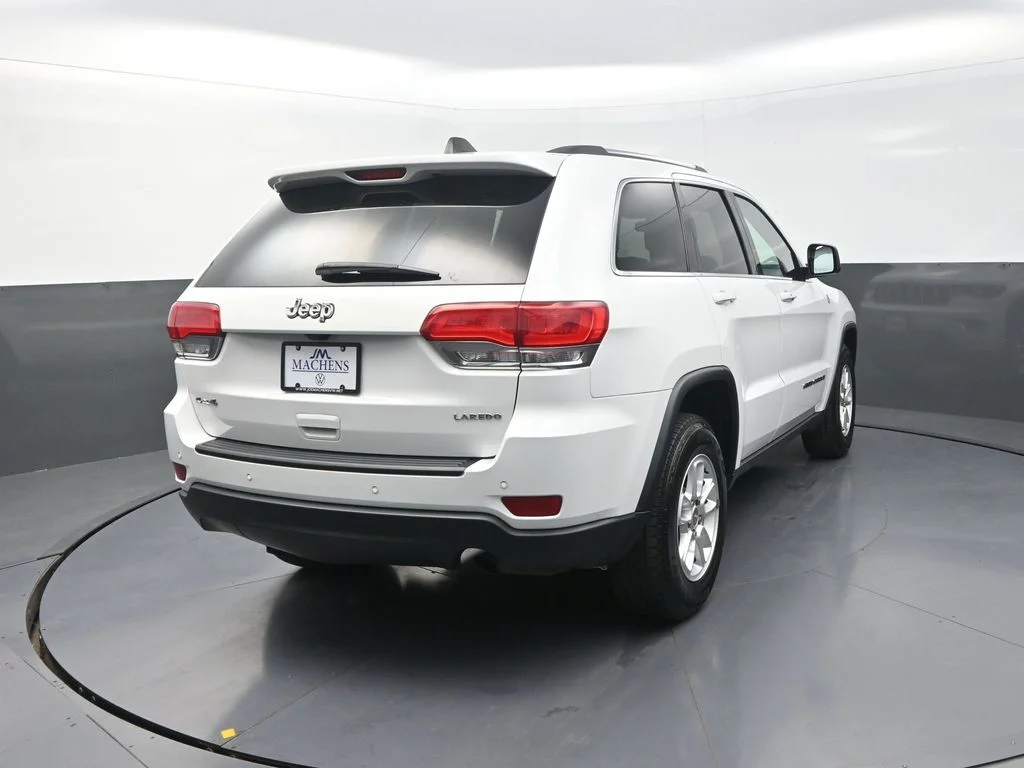 Used 2019 White Jeep Laredo E image 10