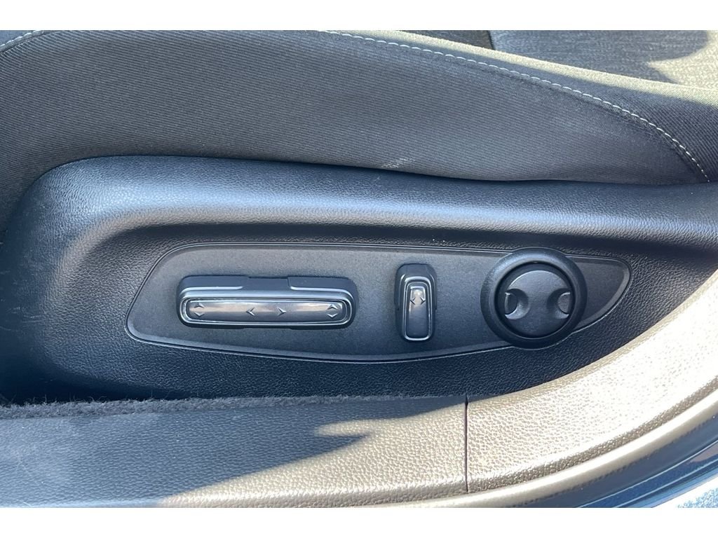 Used 2024 Canyon River Blue Metallic Honda EX image 13