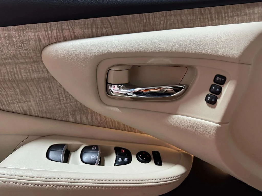 Certified Used 2024 Pearl White Tricoat Nissan SL image 21