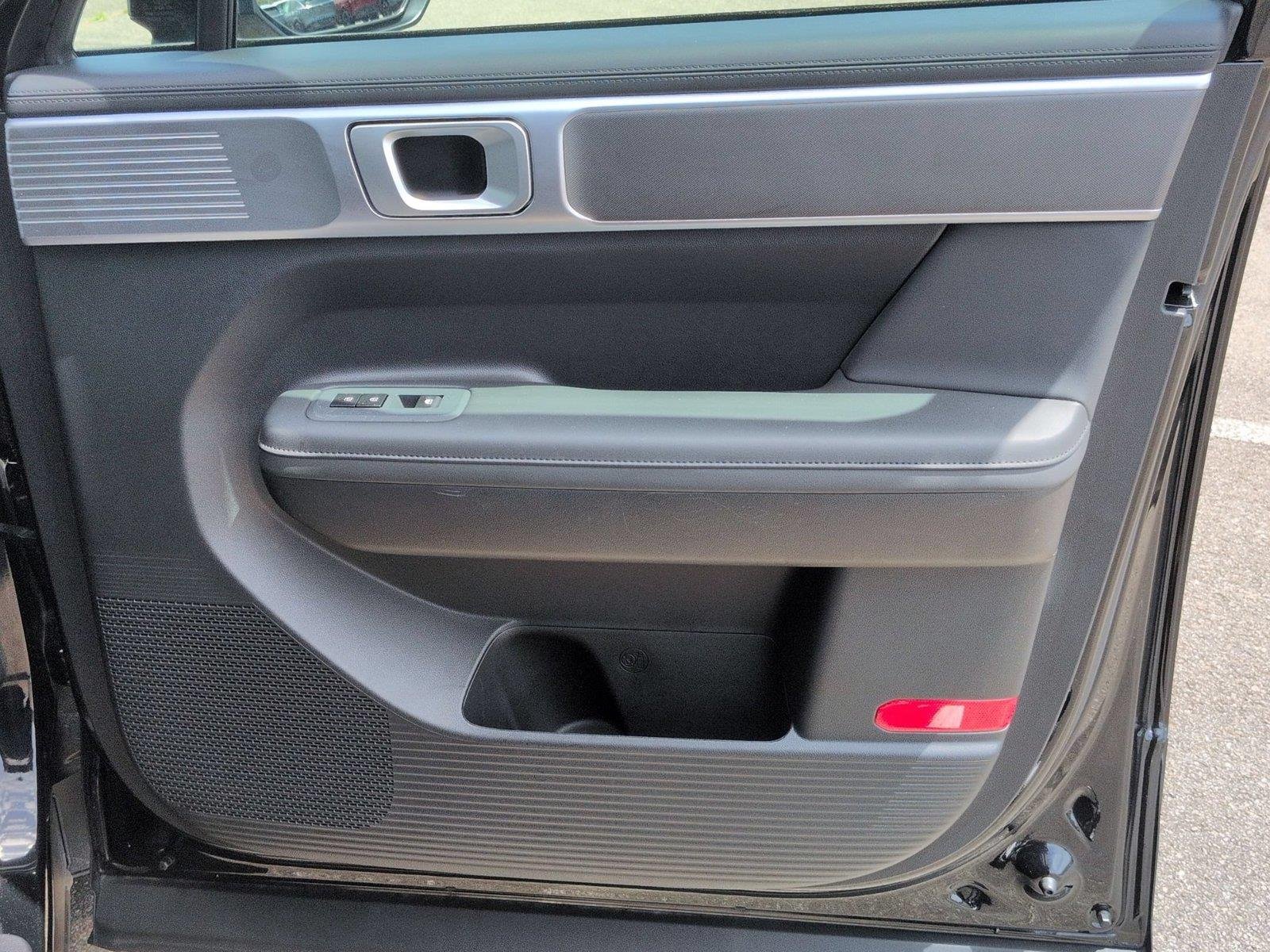 Used 2026 Phantom Black Hyundai SEL image 37