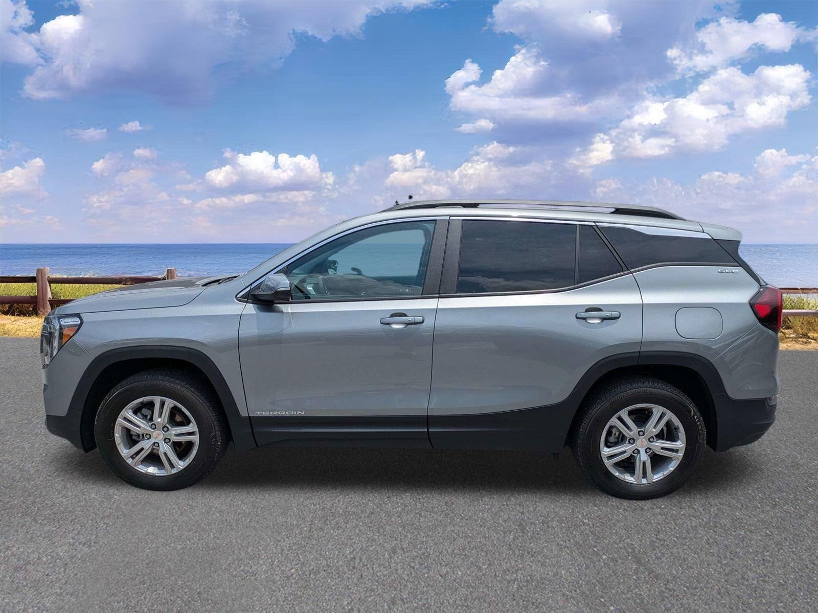 Used 2024 Sterling Metallic GMC SLE image 5
