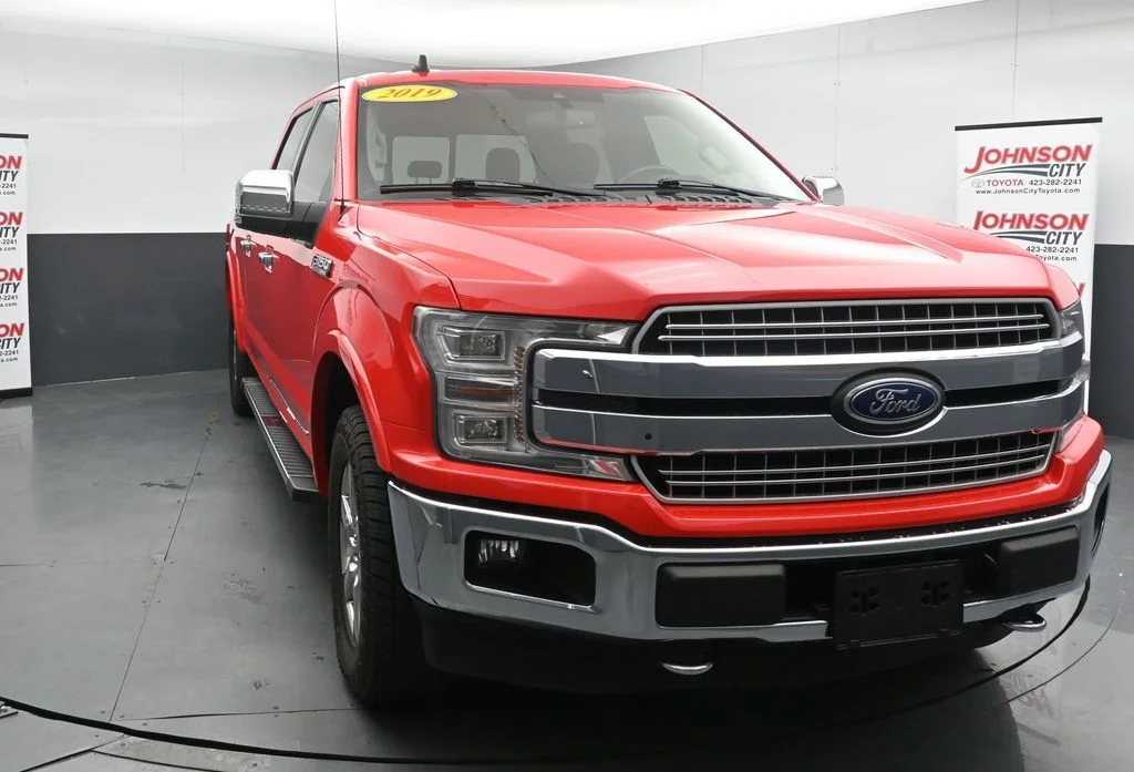 Used 2019 Red Ford Lariat image 3