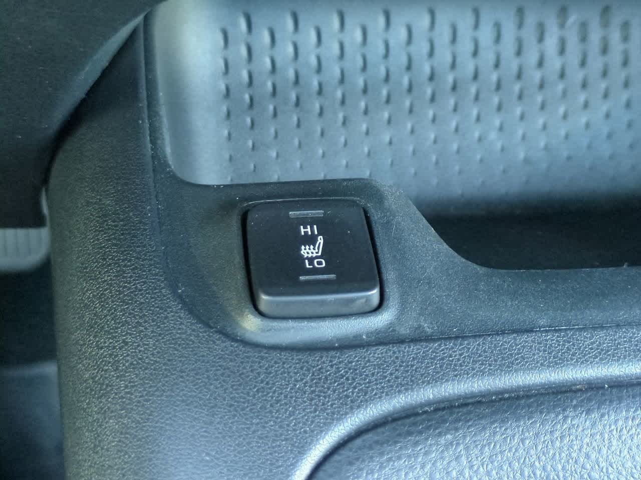 2022 Toyota Corolla XLE - Photo 22