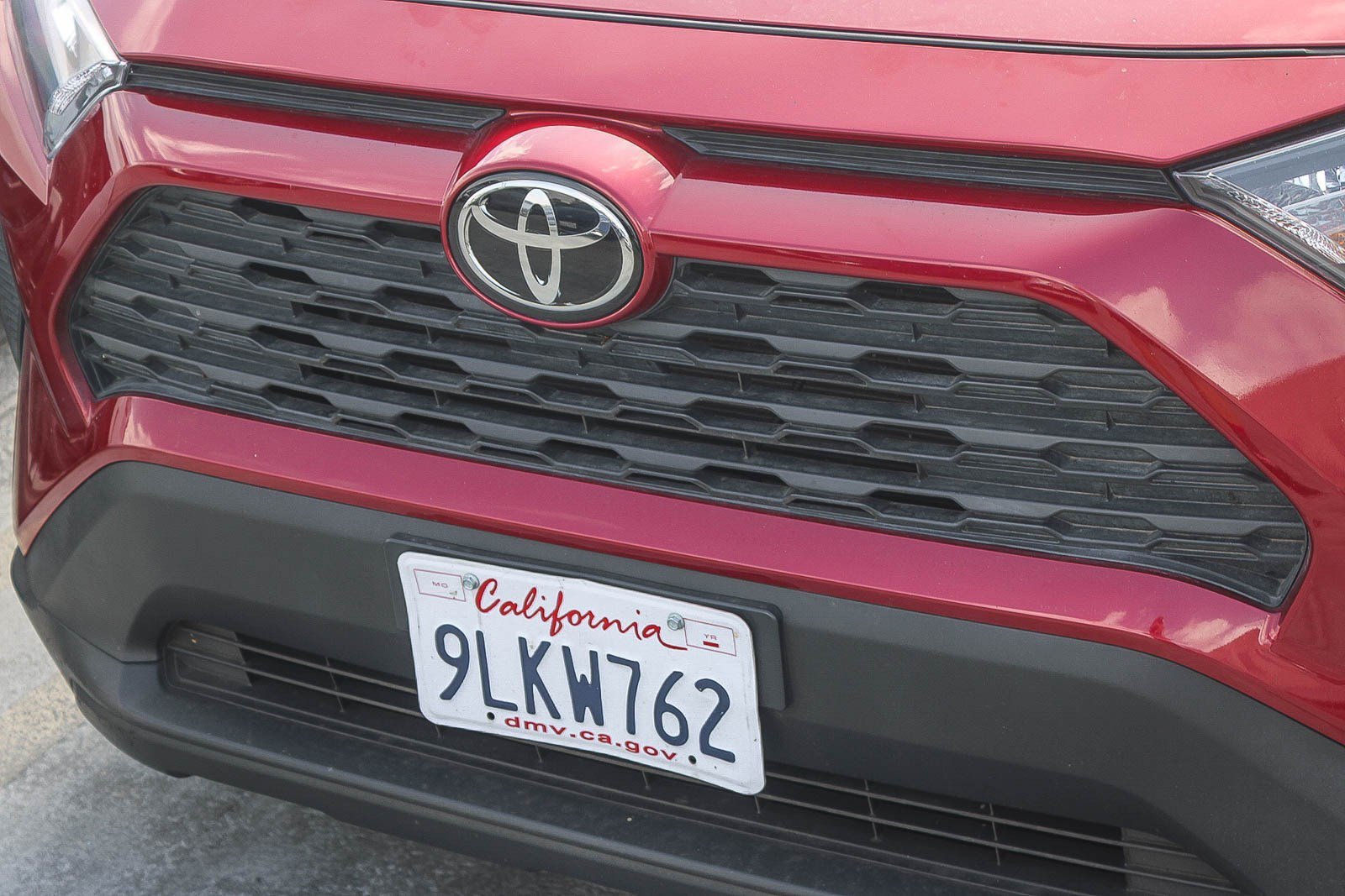 Certified Used 2022 Ruby Flare Pearl Toyota LE image 6