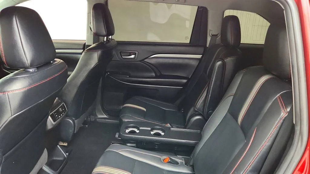Used 2019 Salsa Red Pearl Toyota SE V6 AWD image 21