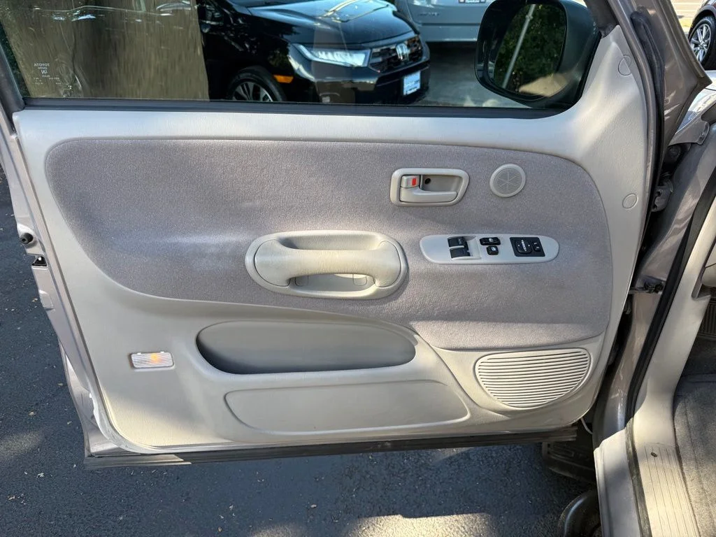 Used 2000 Gray Toyota SR5 image 14