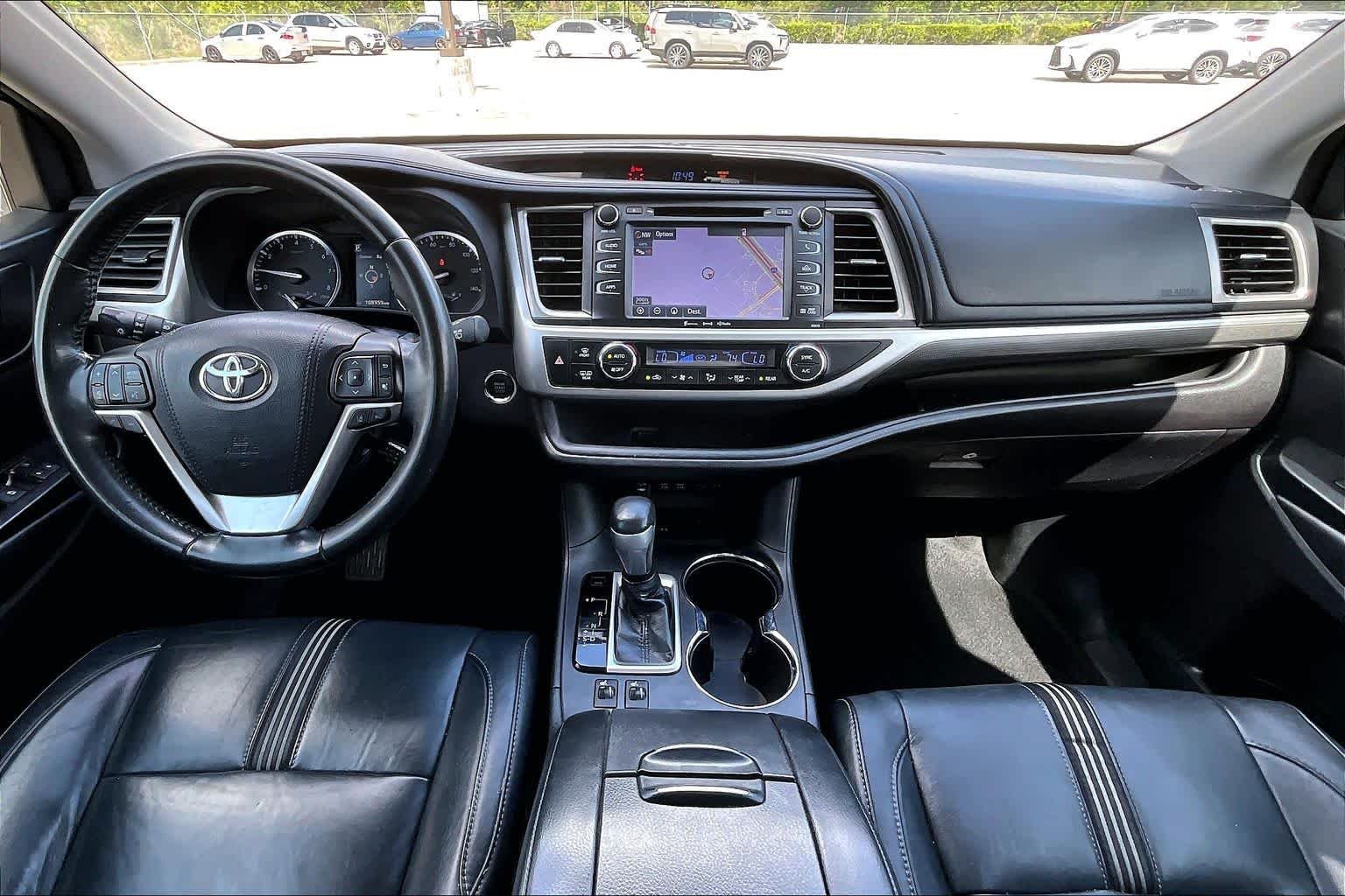 Used 2018 Blizzard Pearl Toyota SE image 23