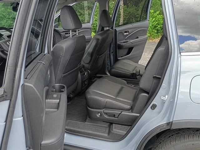 Certified Used 2022 GRAY Honda Touring w/Rear Captain