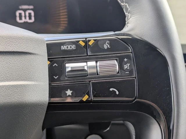 New 2026 Snow White Pearl Kia EX image 28