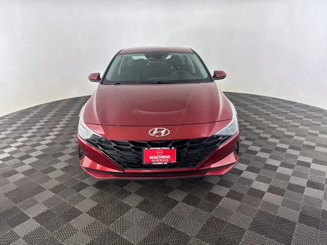 Used 2023 Red Hyundai SEL image 2