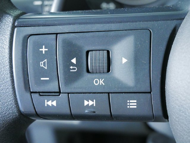 Used 2024 Silver Nissan SV image 24