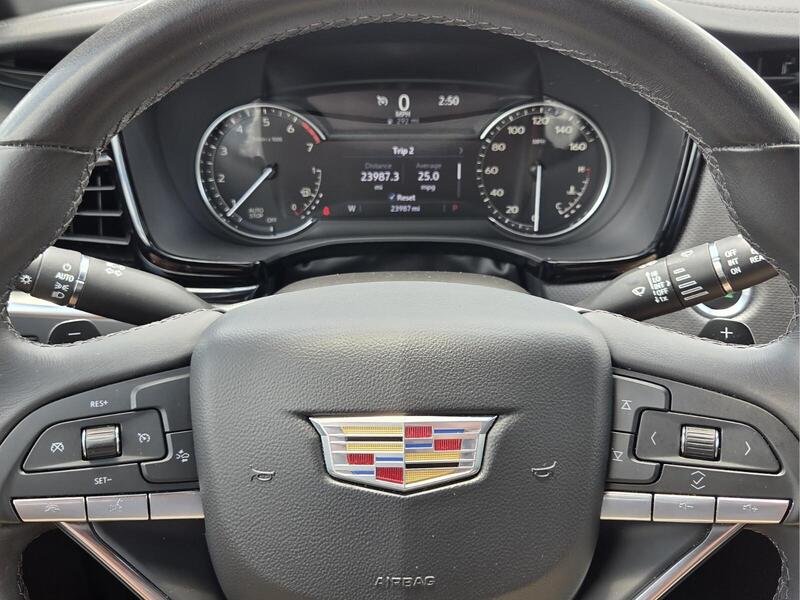 Used 2025 Silver Metallic CADILLAC FWD 4DR LUXURY image 32