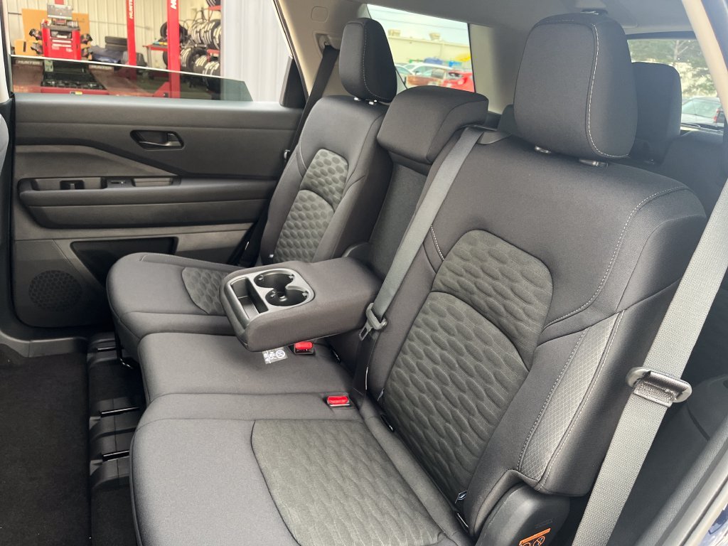 2026 Nissan Pathfinder SV - Photo 22