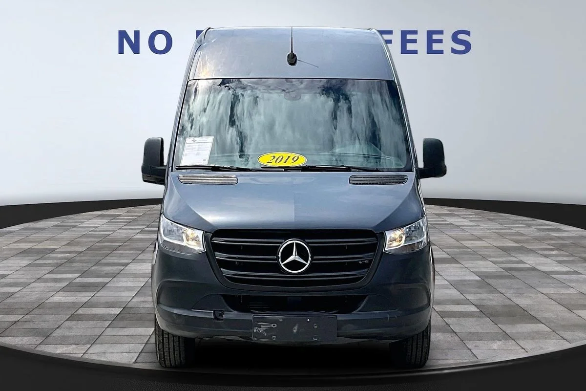 Used 2019  Mercedes-Benz High Roof V6 image 2