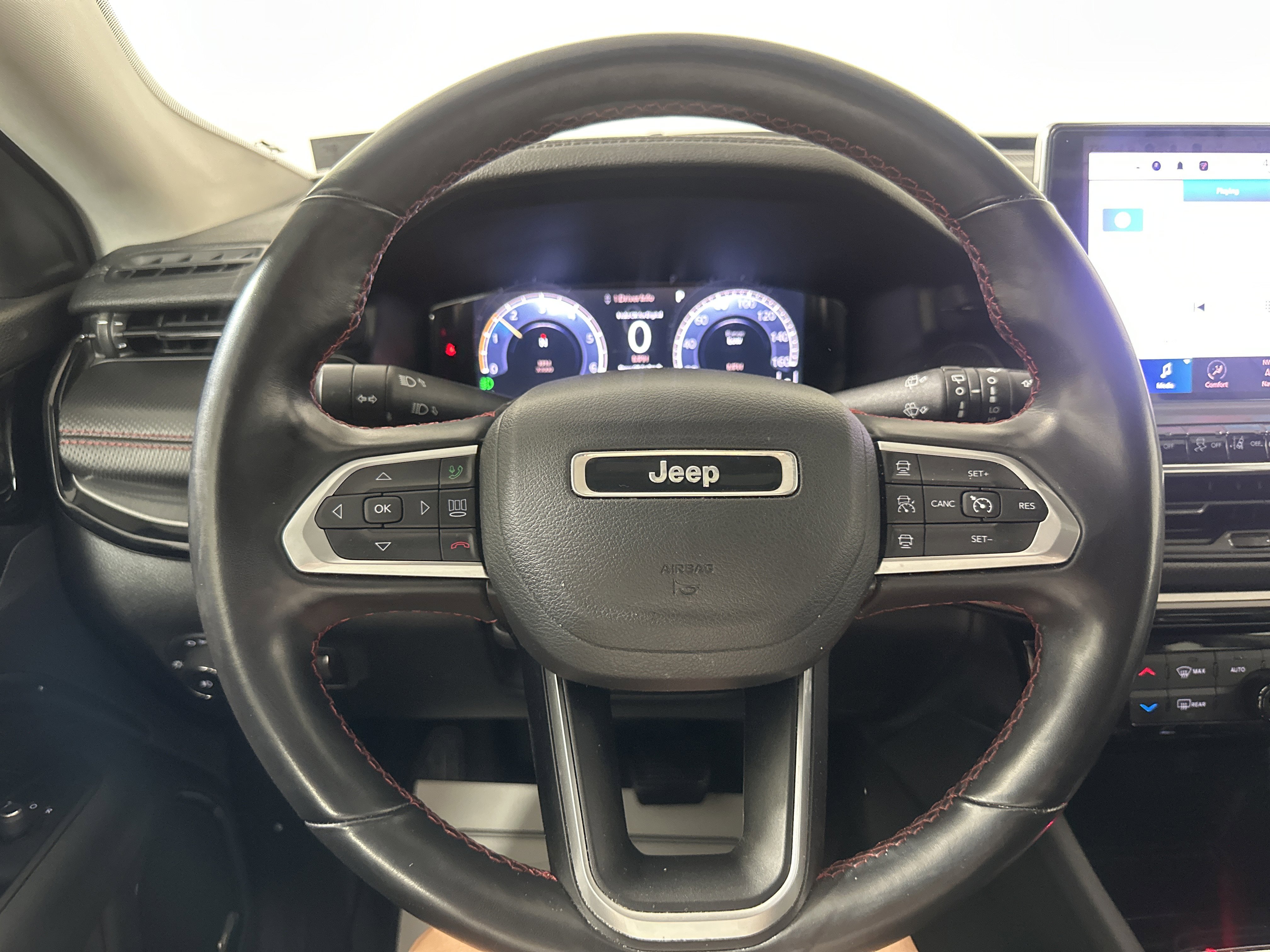 Used 2022 Billet Silver Metallic Clearcoat Jeep Trailhawk image 12