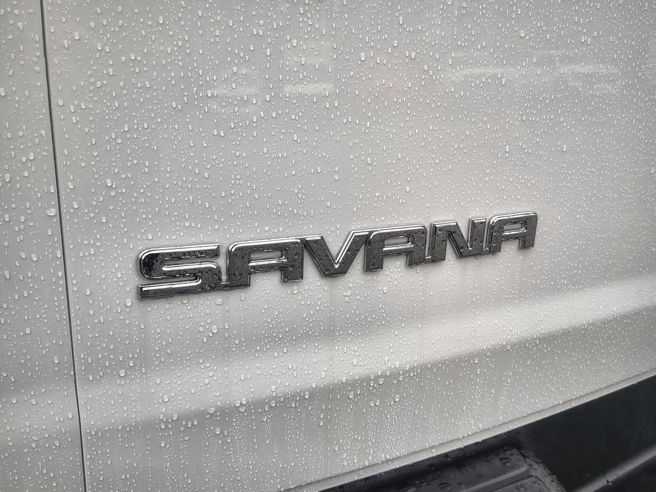 New 2025 Summit White GMC Work Van image 28