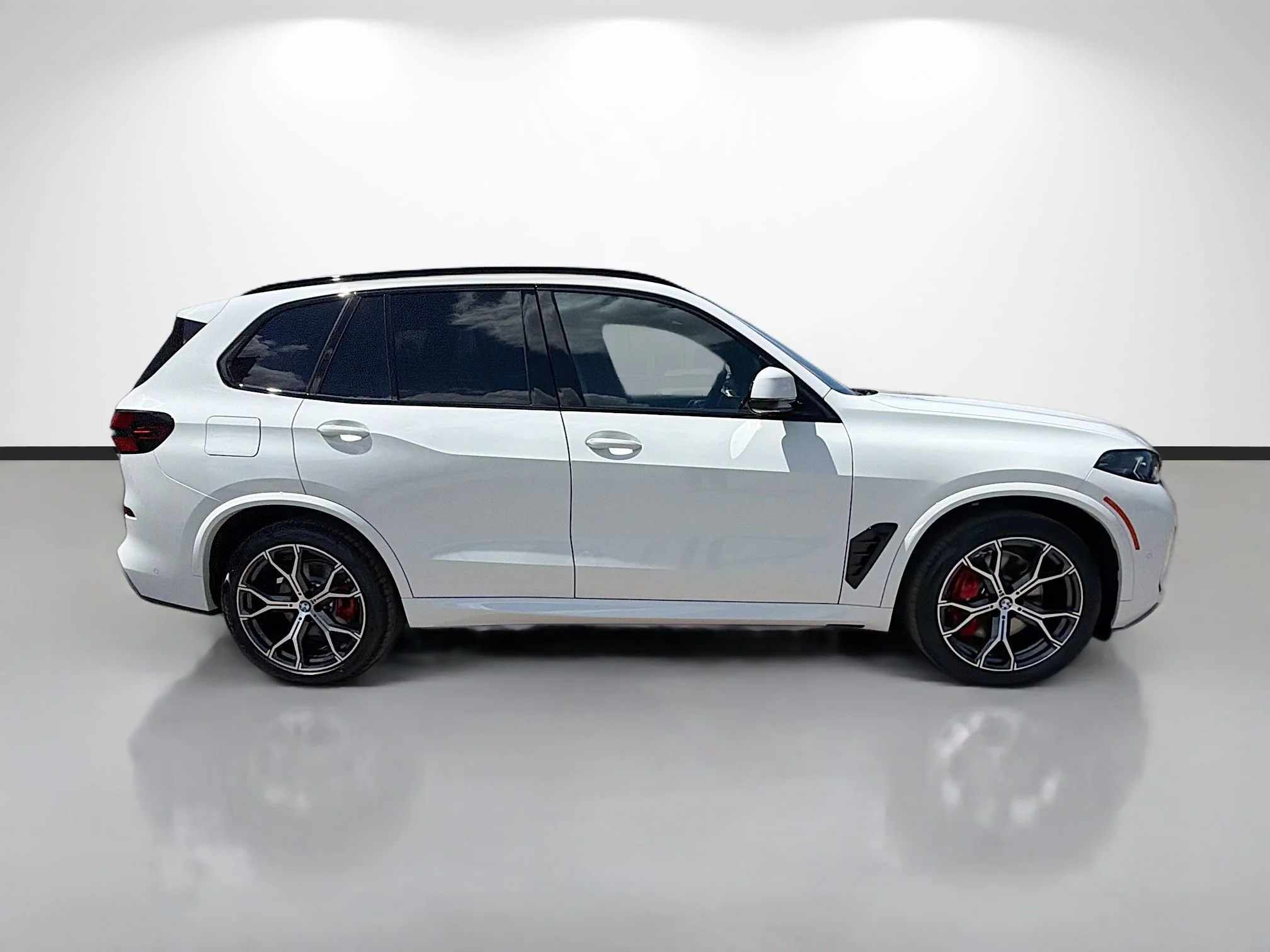 New 2026 Alpine White BMW xDrive40i image 2