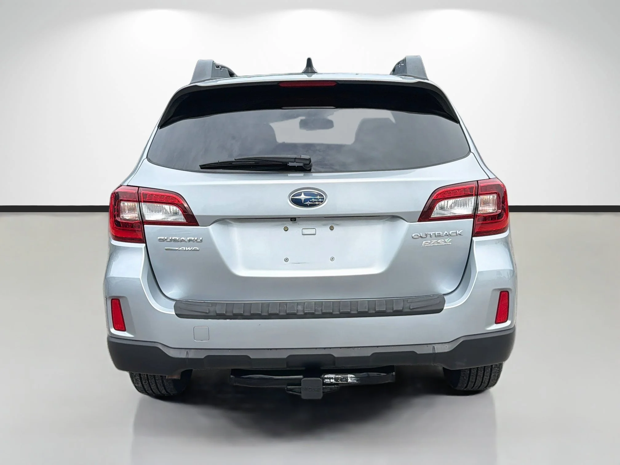 Used 2016 Ice Silver Metallic Subaru 2.5i Premium image 4