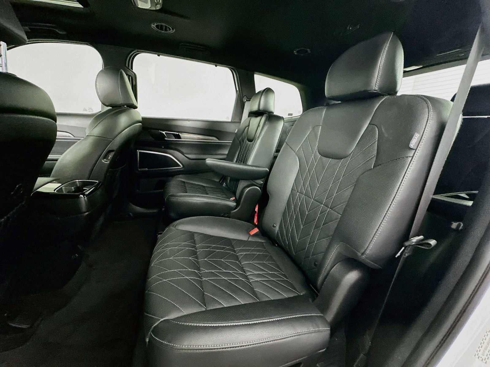 Used 2024 Glacial White Pearl Kia EX X-Line image 26