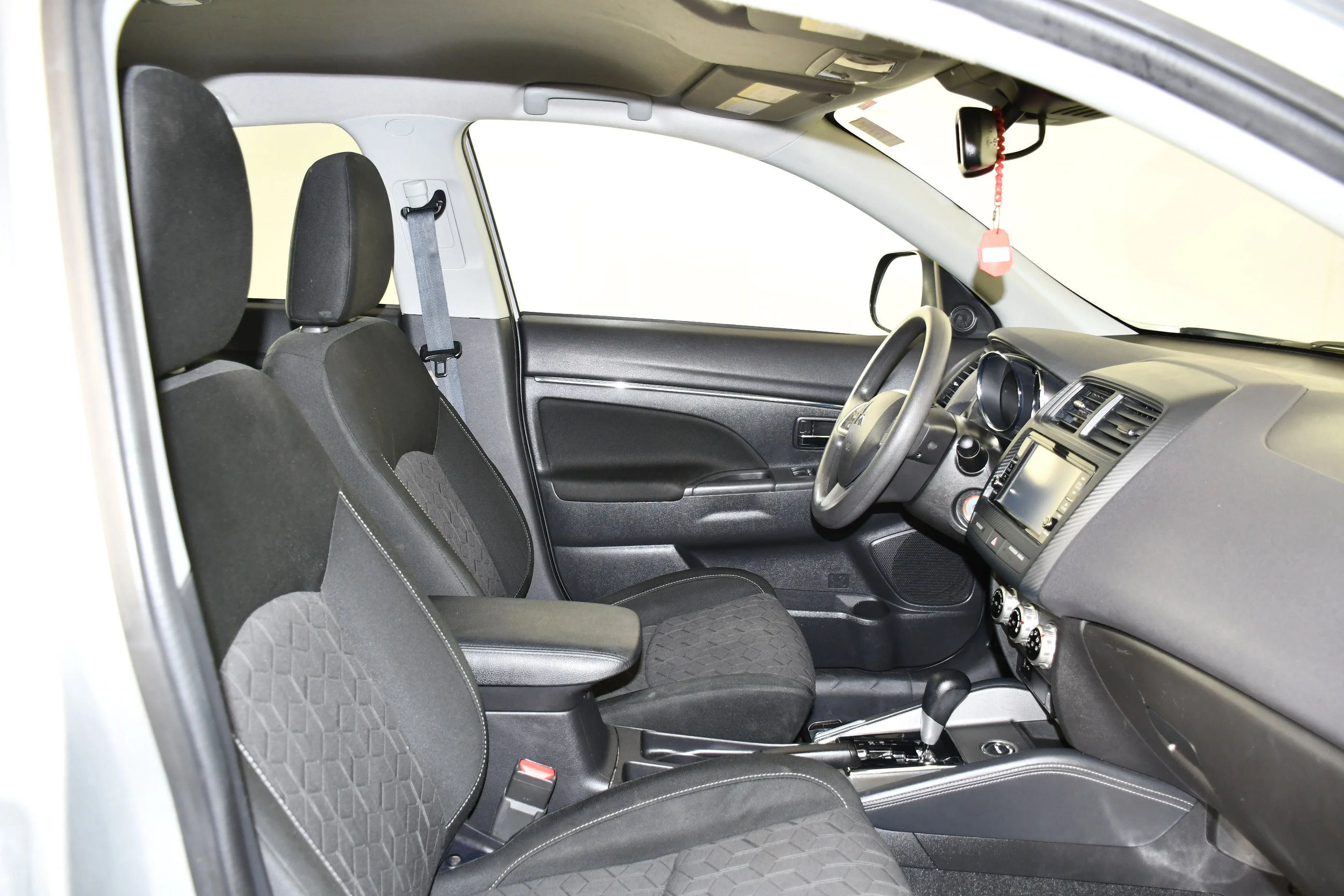 Certified Used 2024 Gray Mitsubishi SE image 31