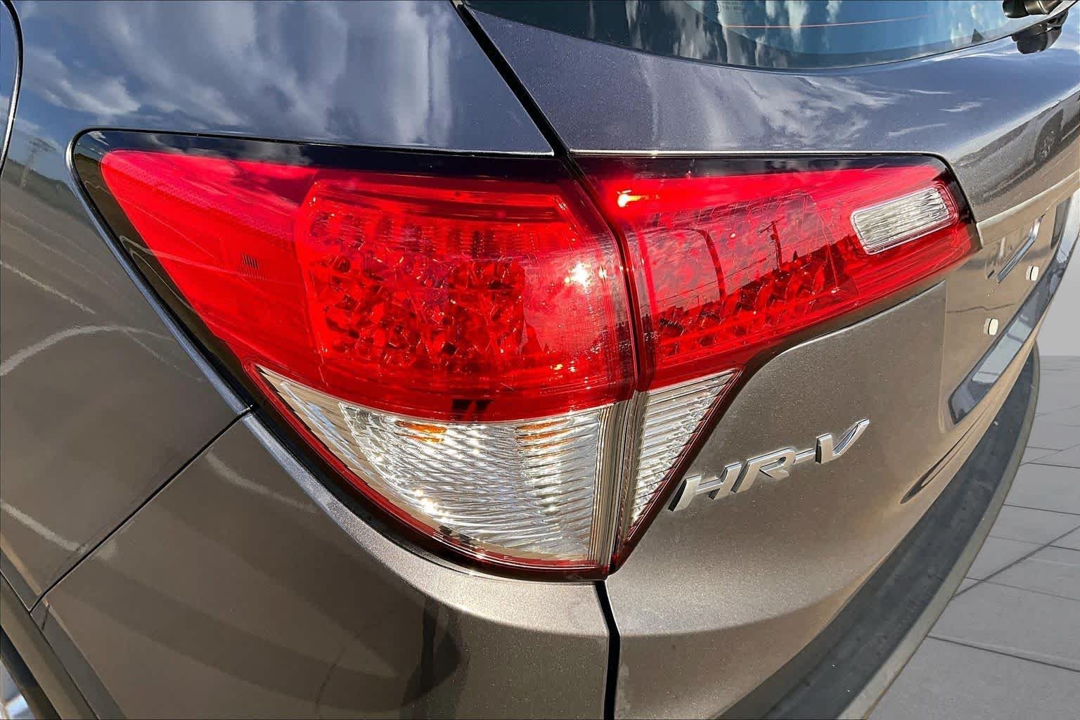 Used 2022 Modern Steel Metallic Honda LX image 26
