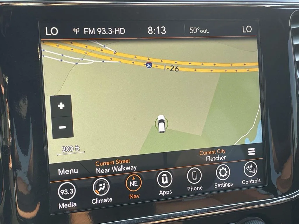 Used 2020 Diamond Black Crystal Pearlcoat Jeep Overland image 17