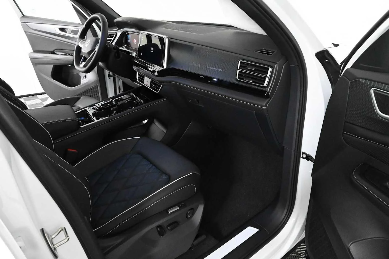 New 2026 opal white pearl Volkswagen 2.0T SEL Premium R-Line image 12