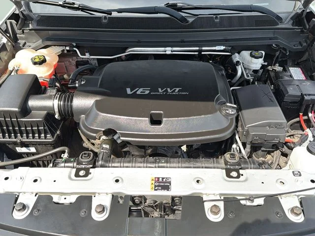 Used 2020 Silver Chevrolet LT image 28