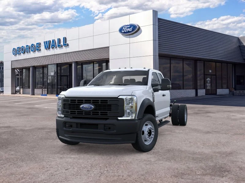 New 2026 Oxford White Ford F-550® XL image 32