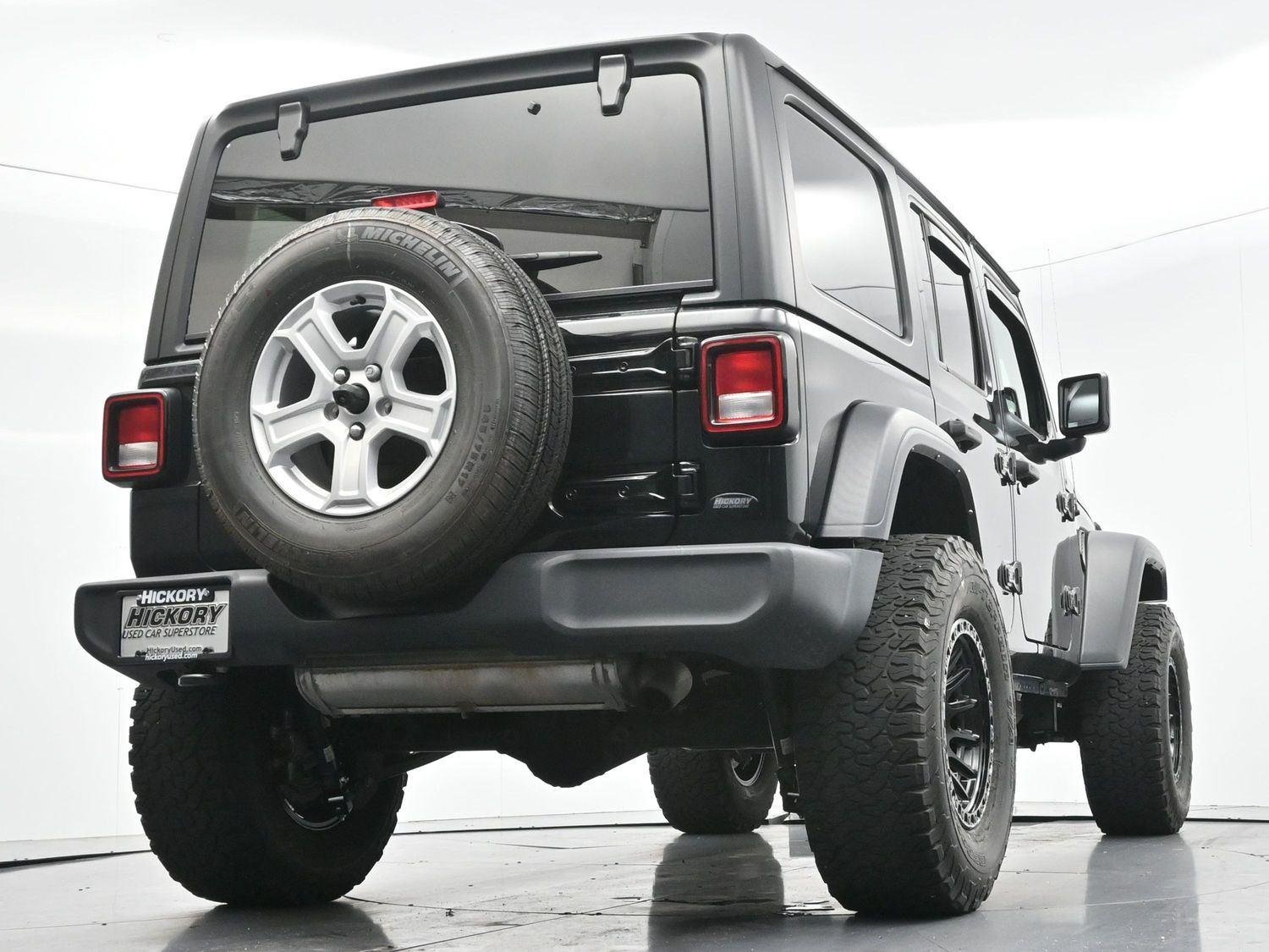 Used 2022 Black Clearcoat Jeep Unlimited Sport S image 40
