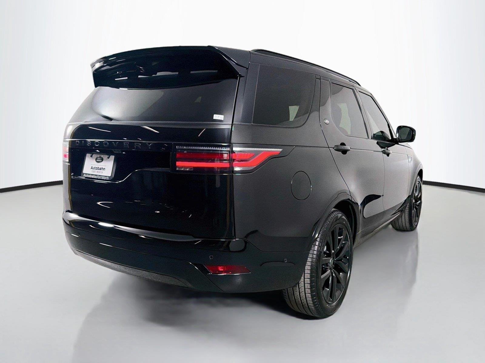 New 2026 Santorini Black Land Rover Dynamic SE image 5