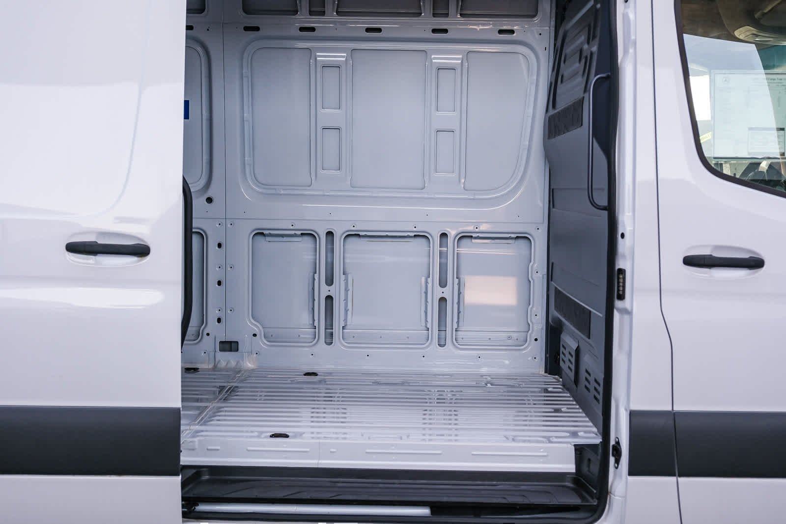 New 2025 Arctic+White Mercedes-Benz Cargo 144 WB  RWD 2.0L 4-Cylinder image 16