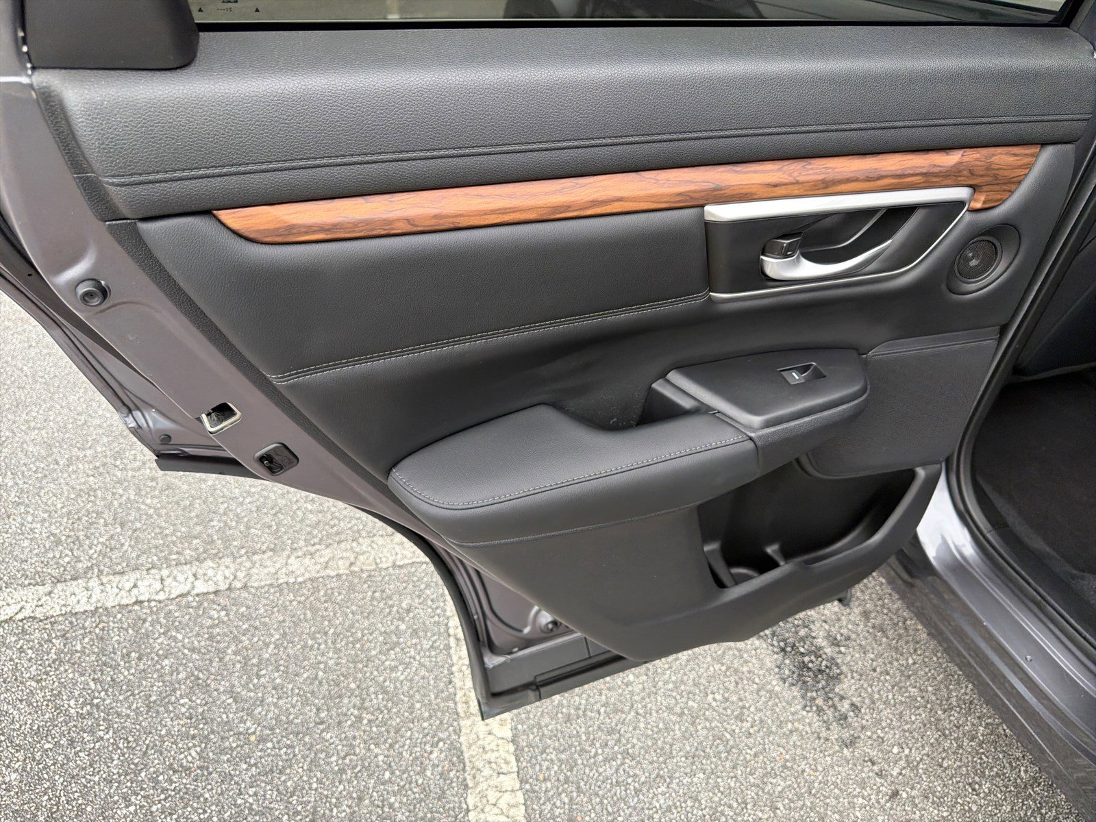Used 2022 Modern Steel Metallic Honda Touring image 23