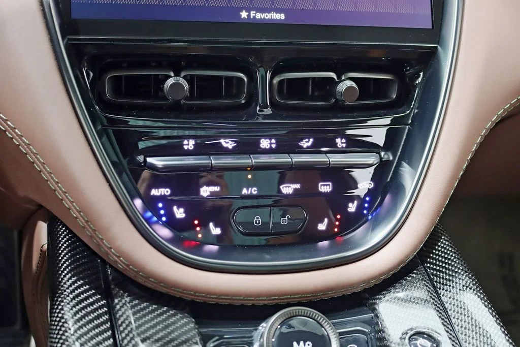 2023 Aston Martin DBX 707
