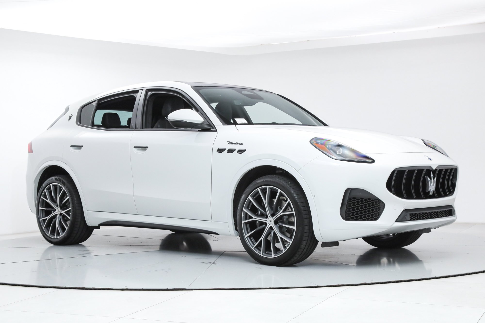 New 2026 White Maserati Modena image 7
