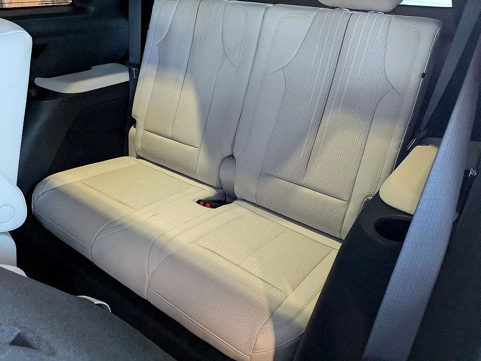 2026 Cadillac VISTIQ Luxury - Photo 26