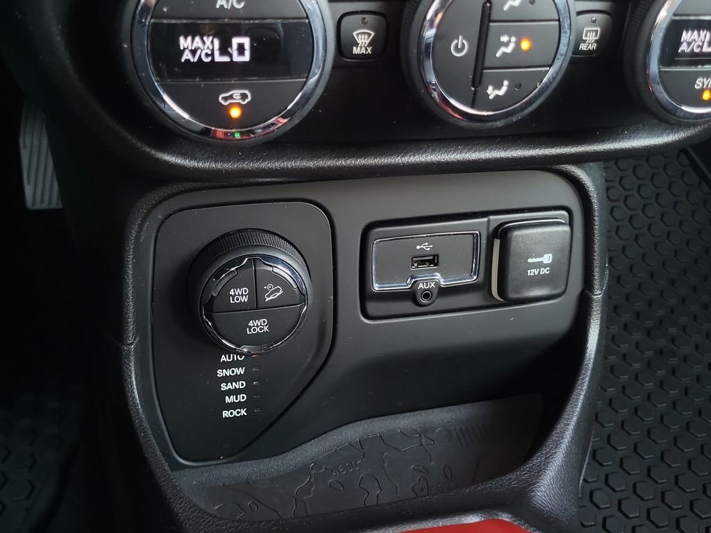 Used 2016 Black Jeep Trailhawk image 32