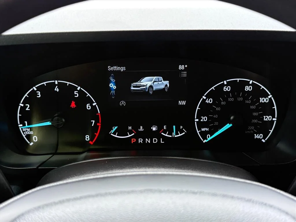 Used 2023 White Ford XLT image 17
