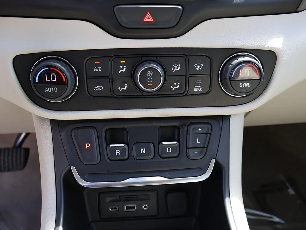 Used 2020 White GMC Denali image 52