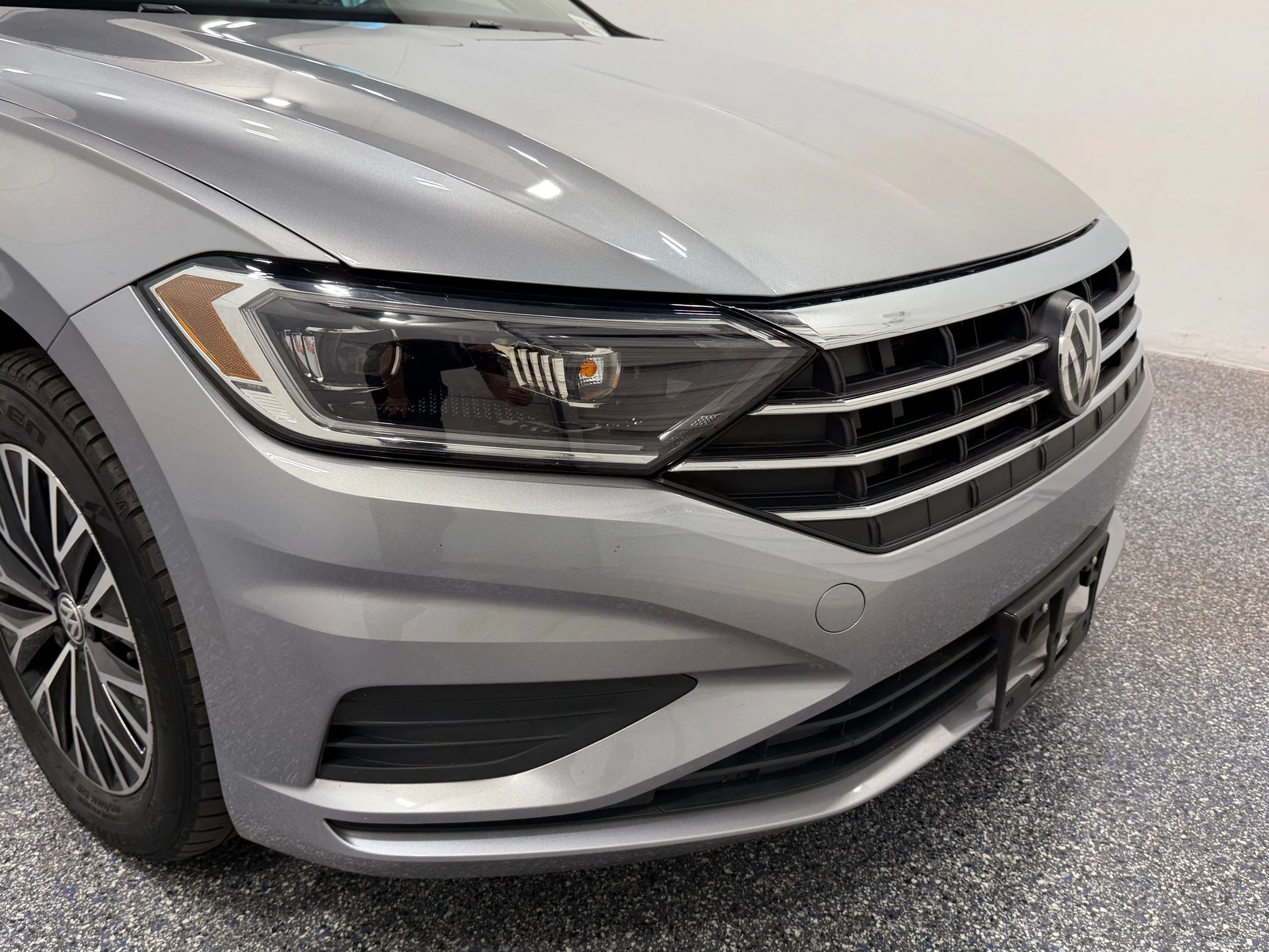 Used 2019 Silver Volkswagen SEL image 18
