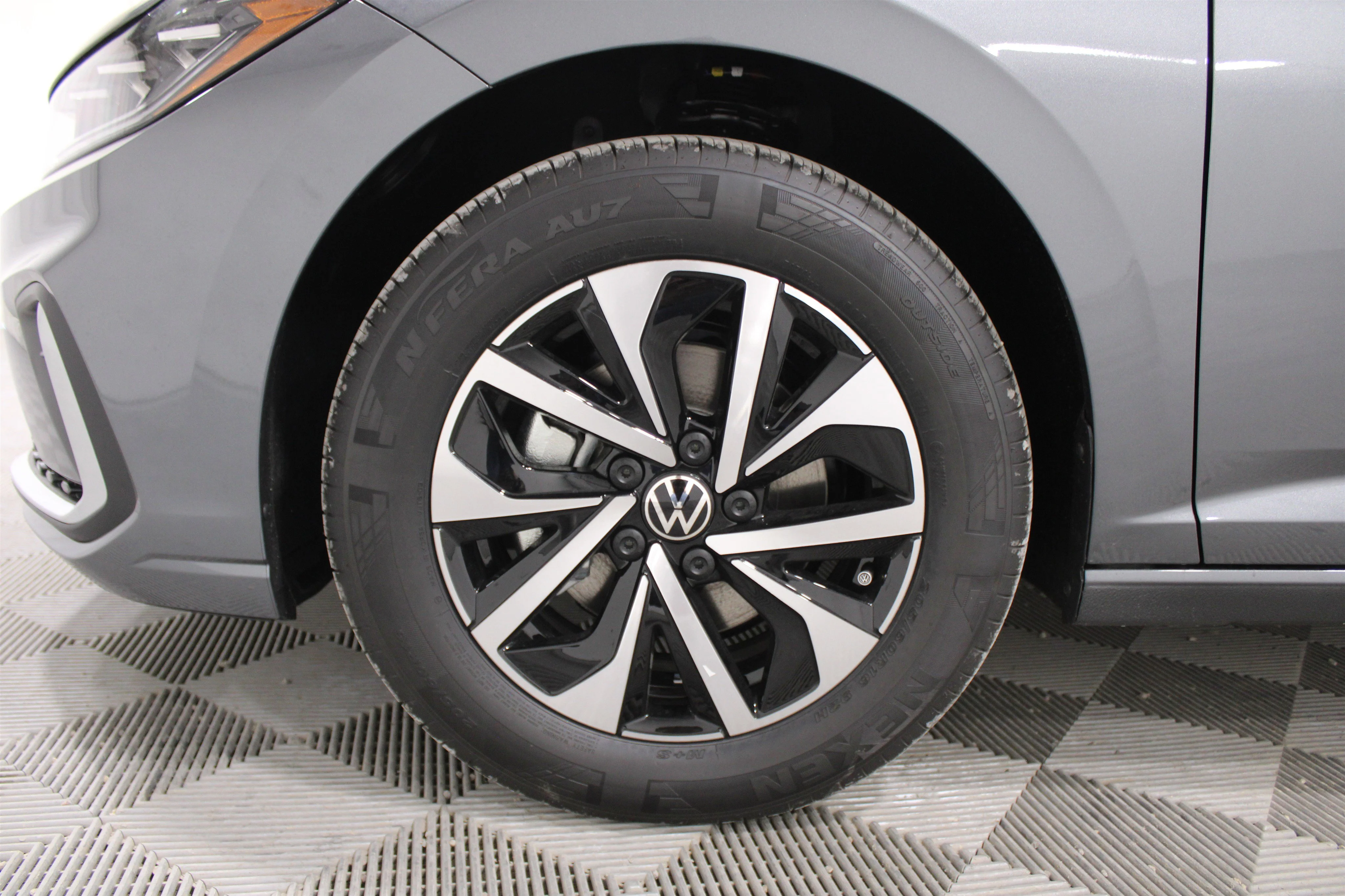 New 2026 Platinum Gray Metallic Volkswagen S image 33