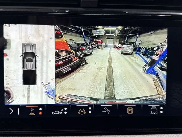 2026 GMC Sierra 3500HD Denali - Photo 17