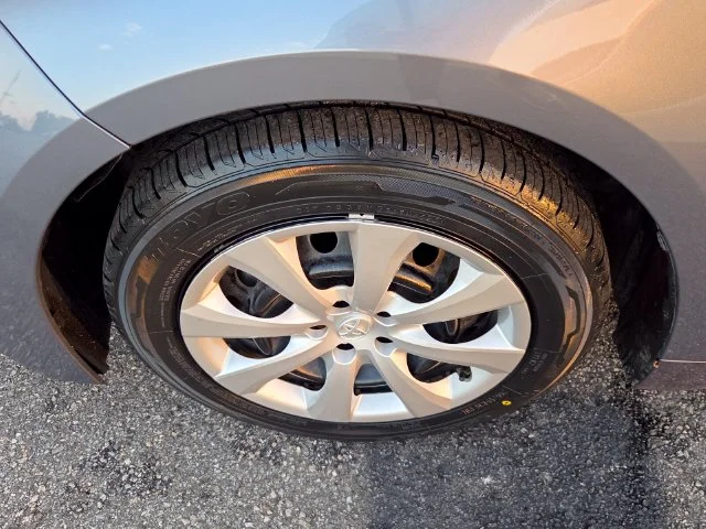 Used 2024  Toyota LE image 5