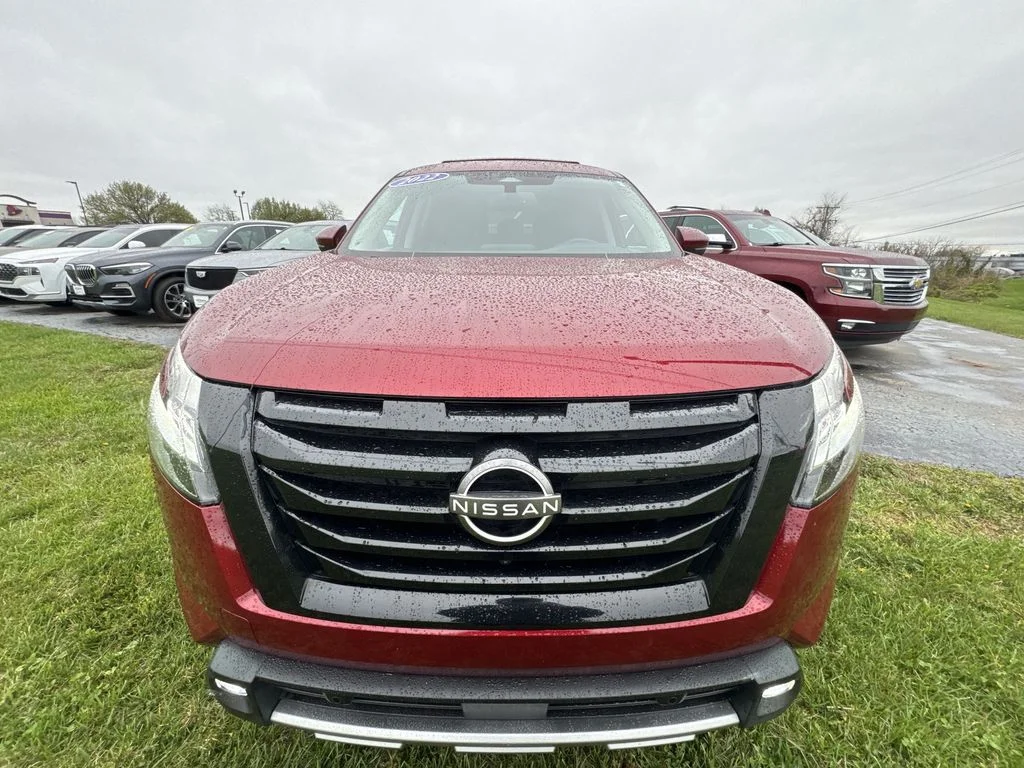 Used 2022 Red Nissan SL image 26